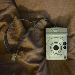 Canon Silver Digital Camera with Compact Design and User-Friendly Features